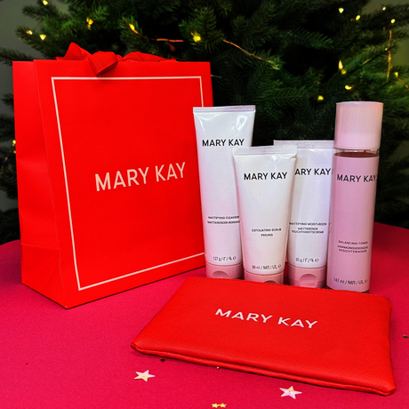 з червоним пакетом